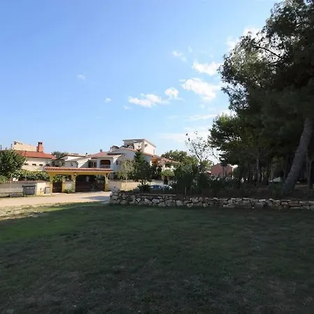 Ivo With Shared Swimming Pool