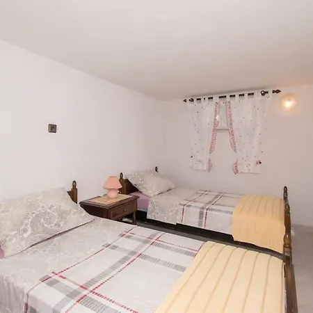 Appartement Ivo With Shared Swimming Pool Medulin