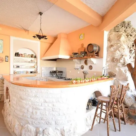 Appartement Ivo With Shared Swimming Pool