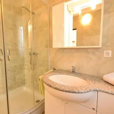 Appartement Ivo With Shared Swimming Pool
